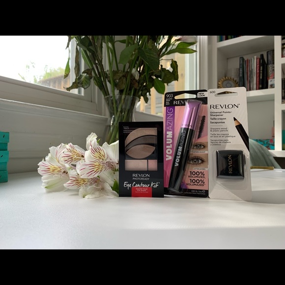 Revlon Makeup Bundle - Picture 2 of 7